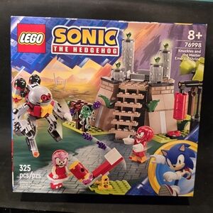 LEGO Sonic Adventure Set with Red and Blue Pieces